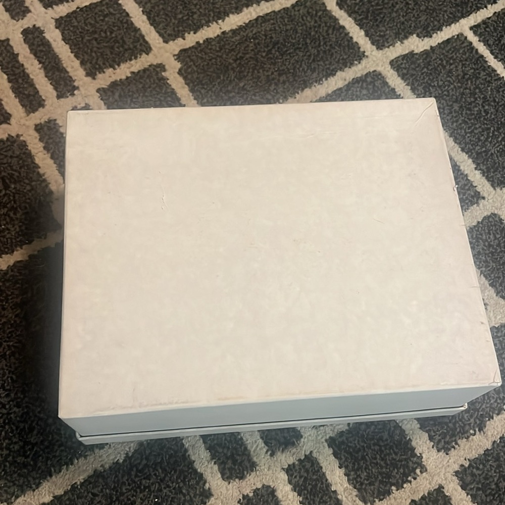 Jimmy Choo White Box - Picture 4 of 10
